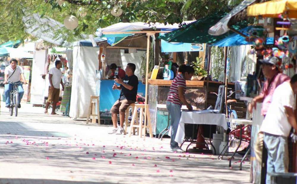 Estiman que más del 35% de los ambulantes no tienen permisos en Playa del Carmen
