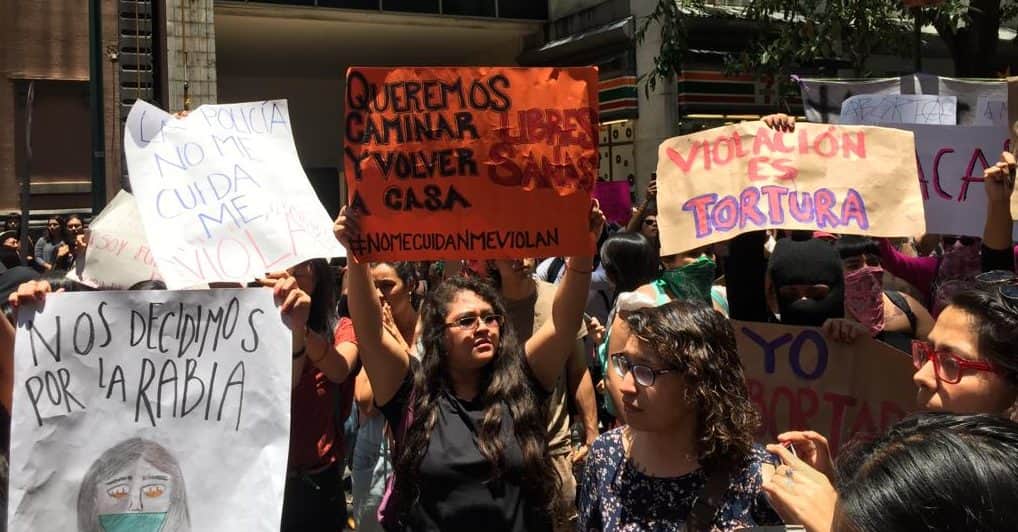 Marchan en CDMX contra violencia hacia mujeres