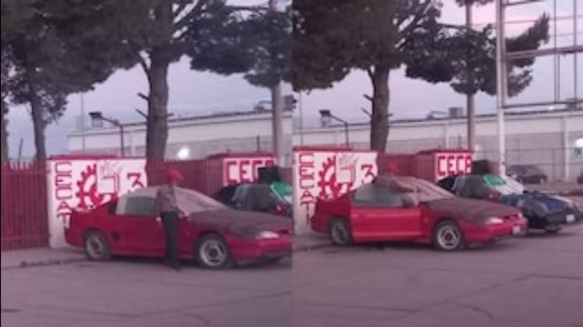 ¡Indignante! Ancianito de 85 años vive en su auto; lo corrieron de su casa