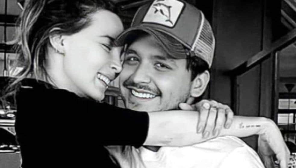 Así presume Belinda el nuevo tatuaje que Nodal se hizo en su honor