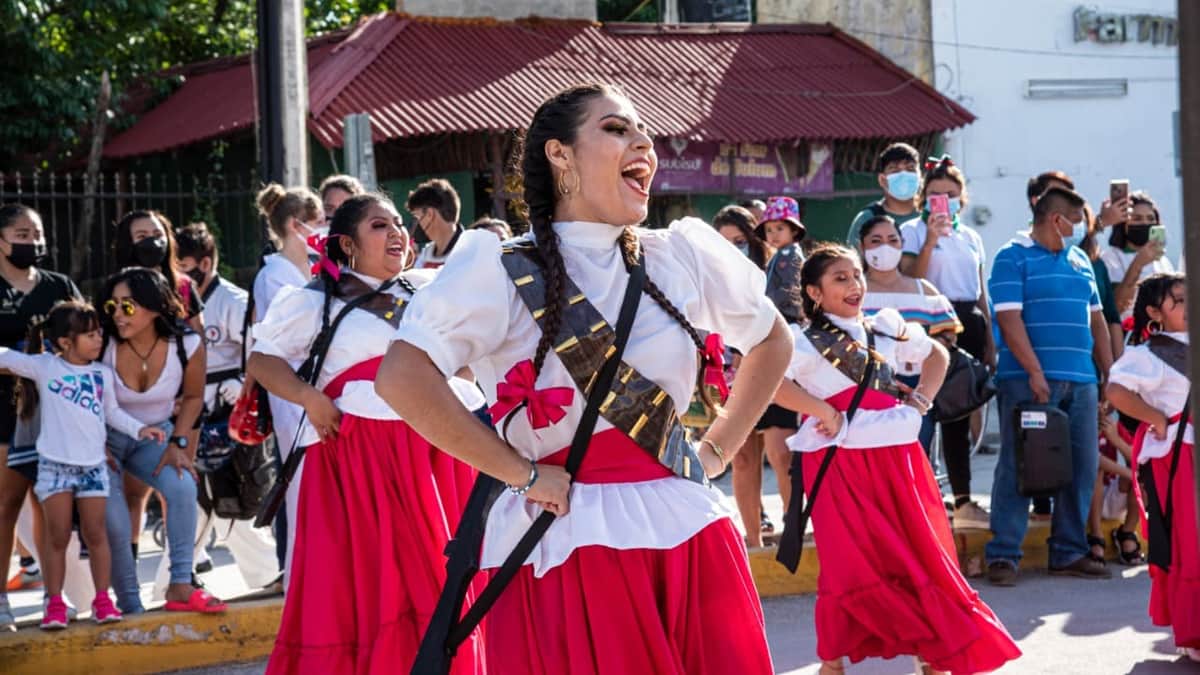 Tulum conmemora al 111 aniversario de la Revolución Mexicana