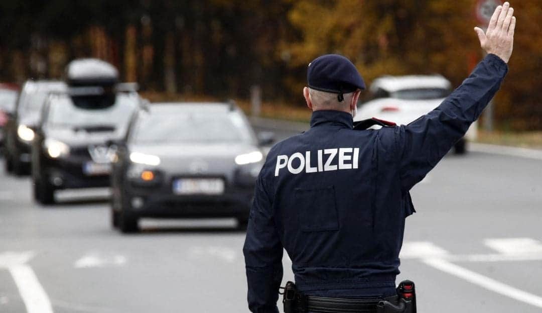 Anuncia Austria nuevo confinamiento y vacunación obligatoria