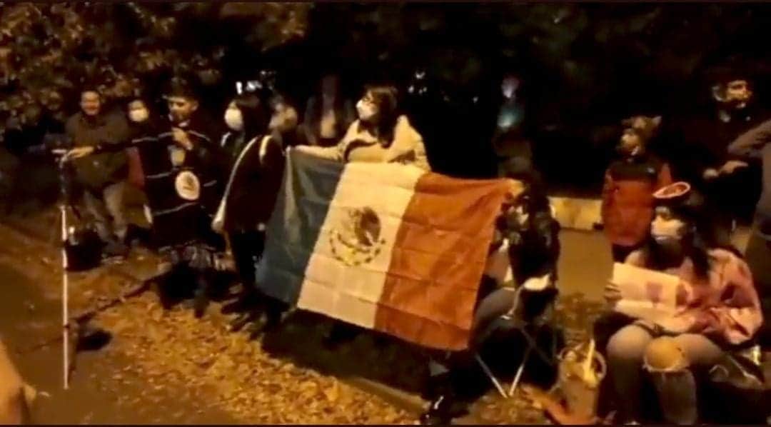 Video: Reciben a AMLO con el 'Cielito Lindo' en Washington