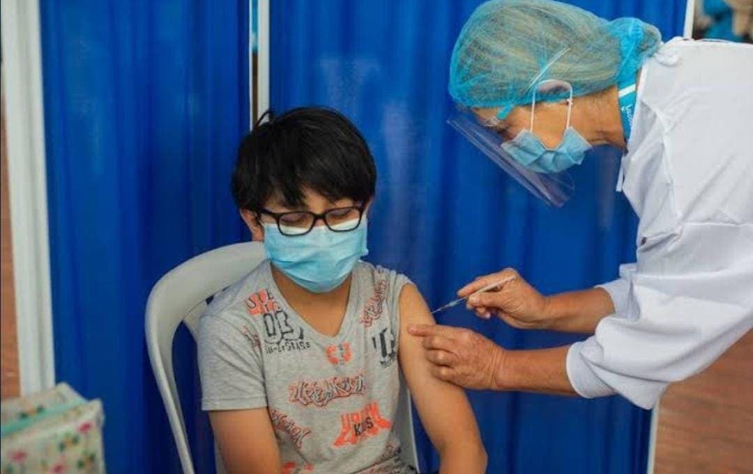 En México no, pero Consulado en Dallas vacuna a menores de 5 a 11 años