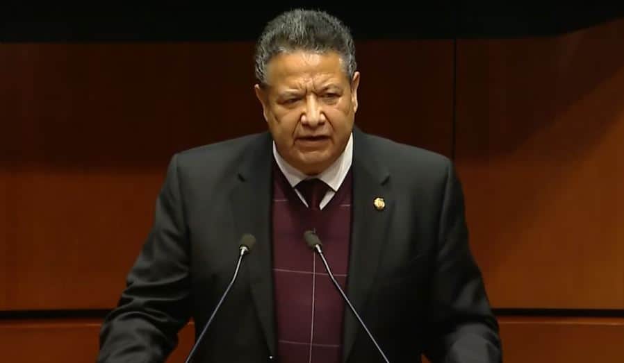 Morena excluye a Julio Menchaca, el senador del 'aventón' en avión privado, de los candidateables