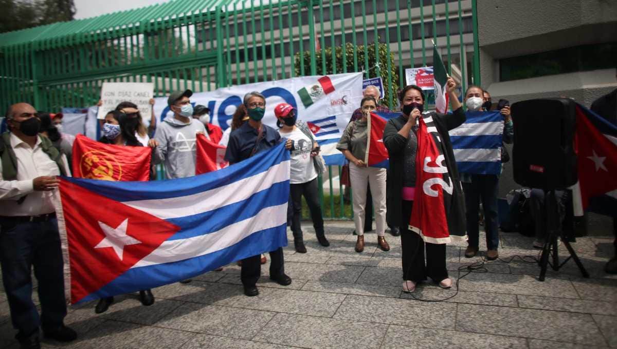 Manifiestan frente a la embajada de Cuba en México, opositores contra el gobierno de Díaz-Canel