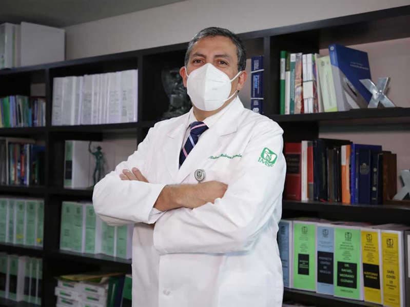 Especialista del IMSS es premiado por investigación de cáncer de páncreas