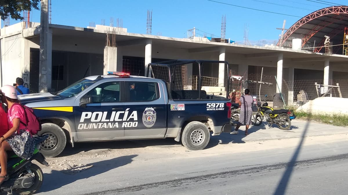 Hallan cuerpo semidesnudo y maniatado en colonia El Jordán en Cancún