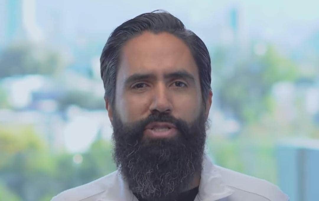 Video: El 'coach' Carlos Muñoz anuncia que deja las redes sociales