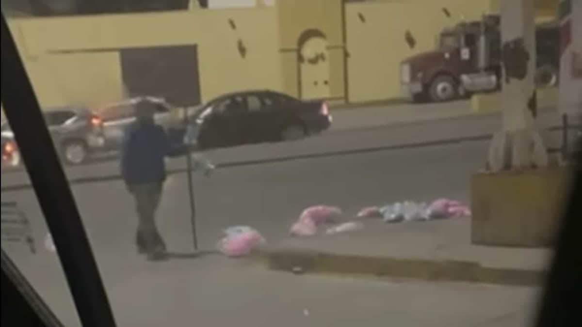 VIDEO: hombre tira algodones de azúcar al suelo porque no vendió ni uno
