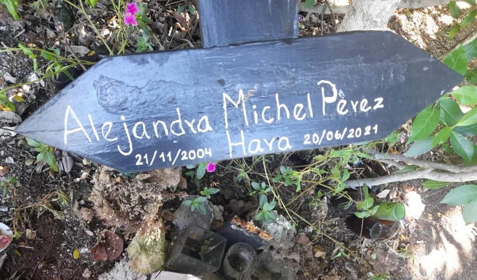 Denuncian vandalismo en tumba de víctima de feminicidio