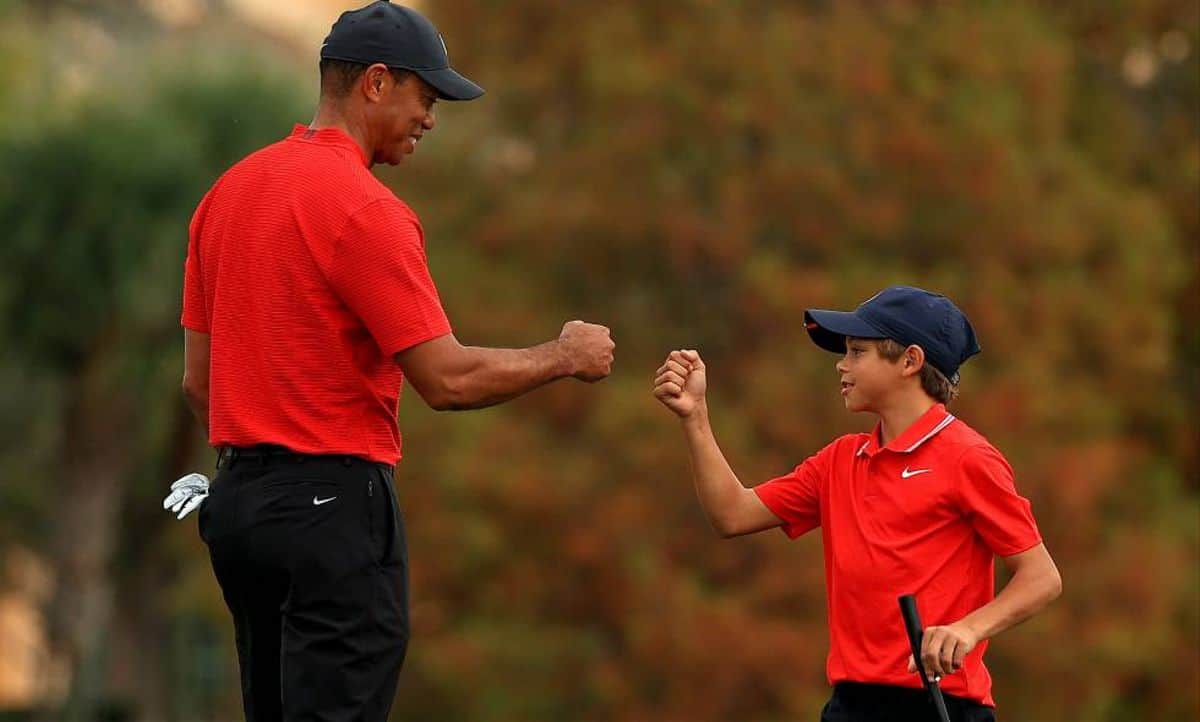 Tiger Woods vuelve a competir y lo hace junto a su hijo Charlie