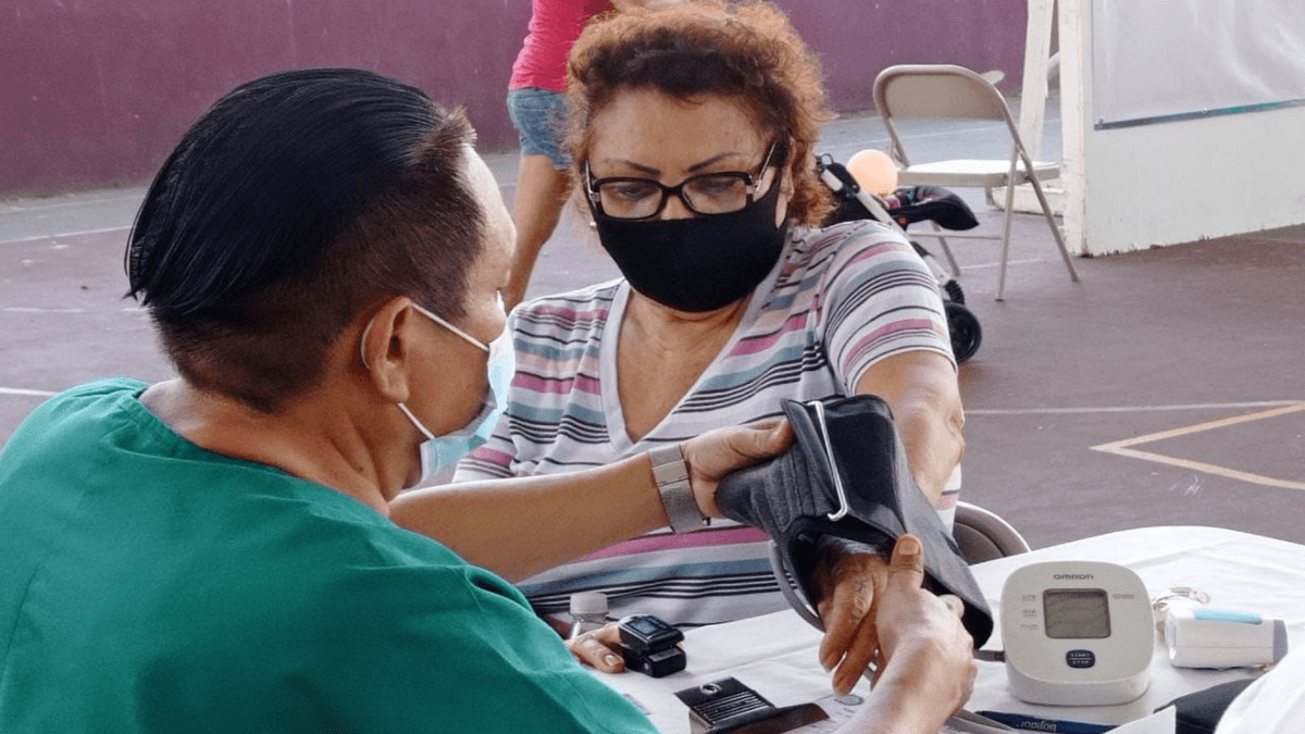 Lleva el DIF Solidaridad las brigadas "Renovando Vidas" a Villas del Sol