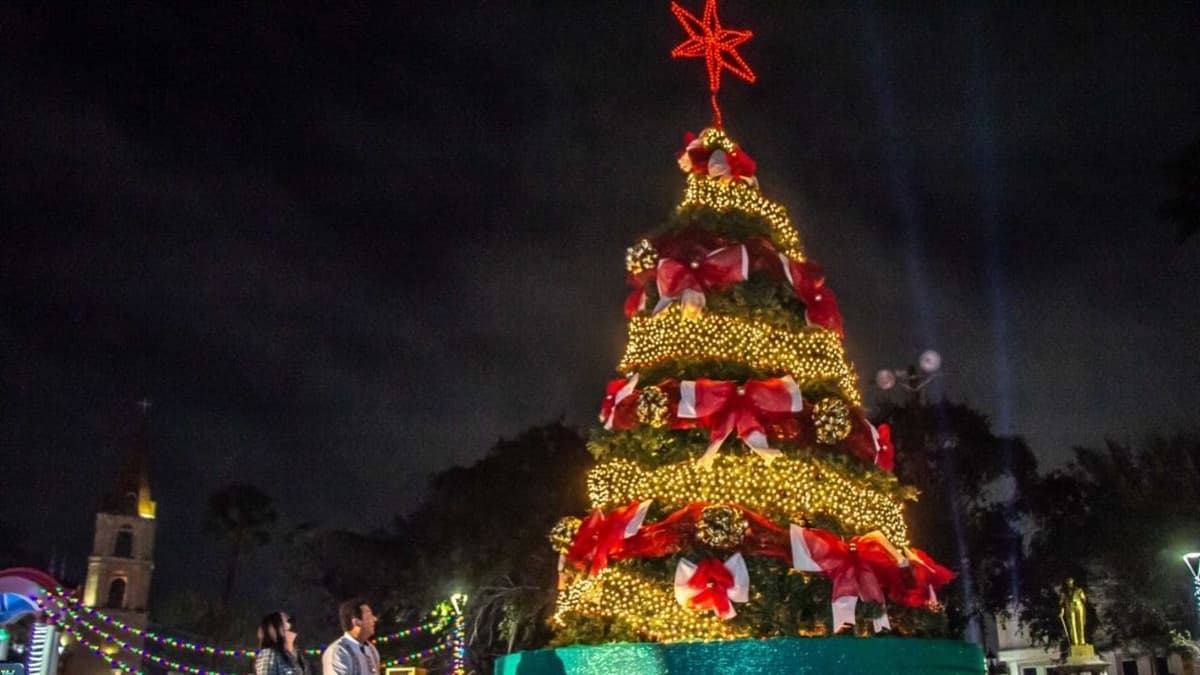 Alcalde de Matamoros se "electrocuta" al encender el arbolito de navidad