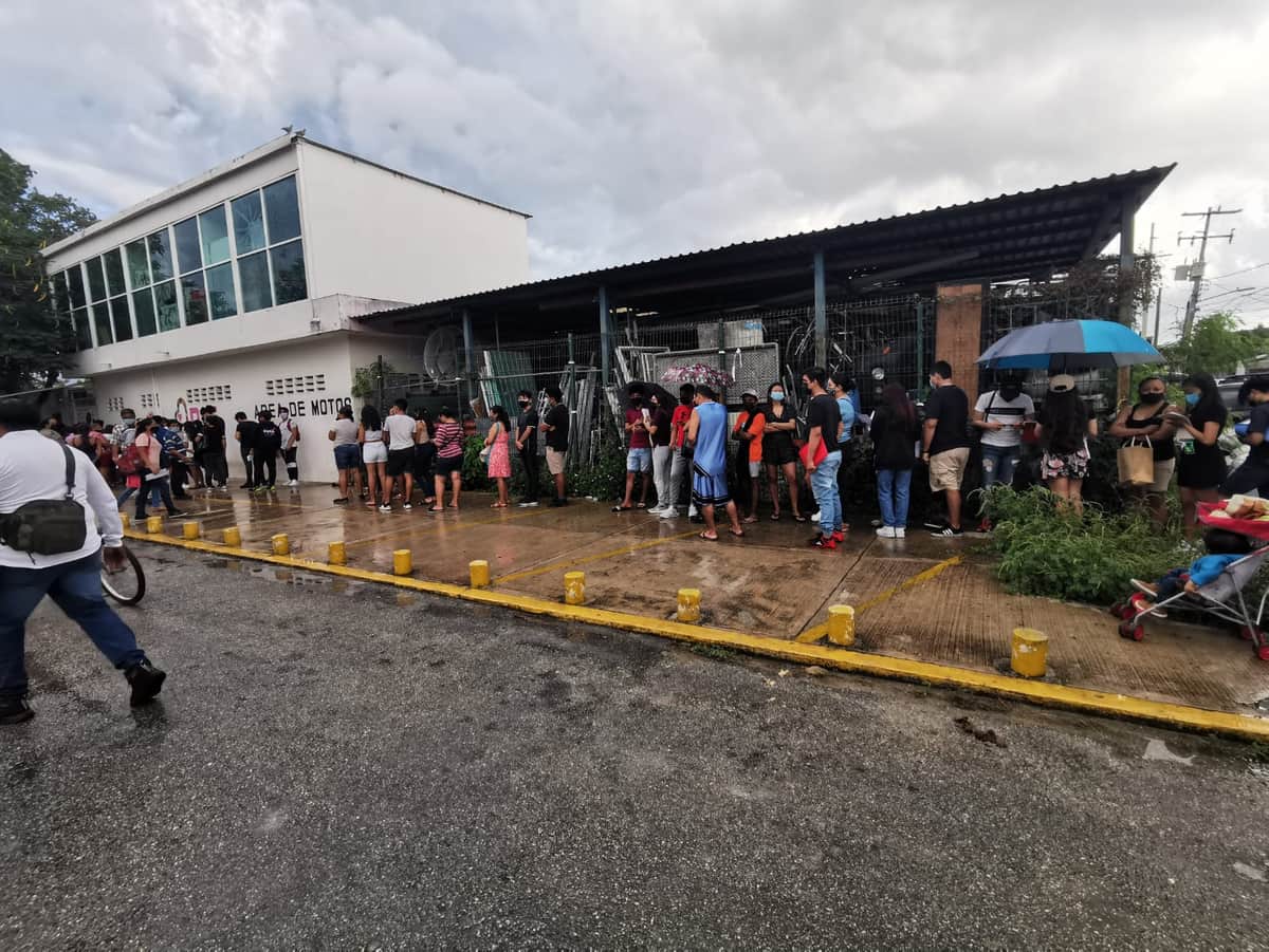 Inicia vacunación contra el COVID-19 para menores sanos en Cancún