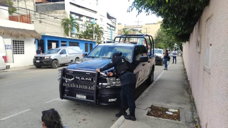 Hallan cuerpo de mujer putrefacto en departamento de Playa del Carmen