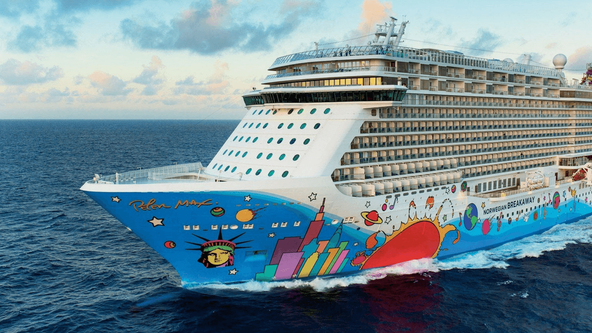 Dan positivo a Covid personas de crucero que se detuvo en México