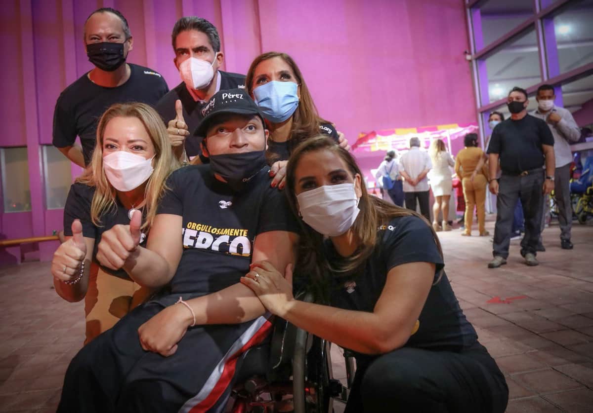 Se suma BJ a entrega de donativo para Teletón 2021