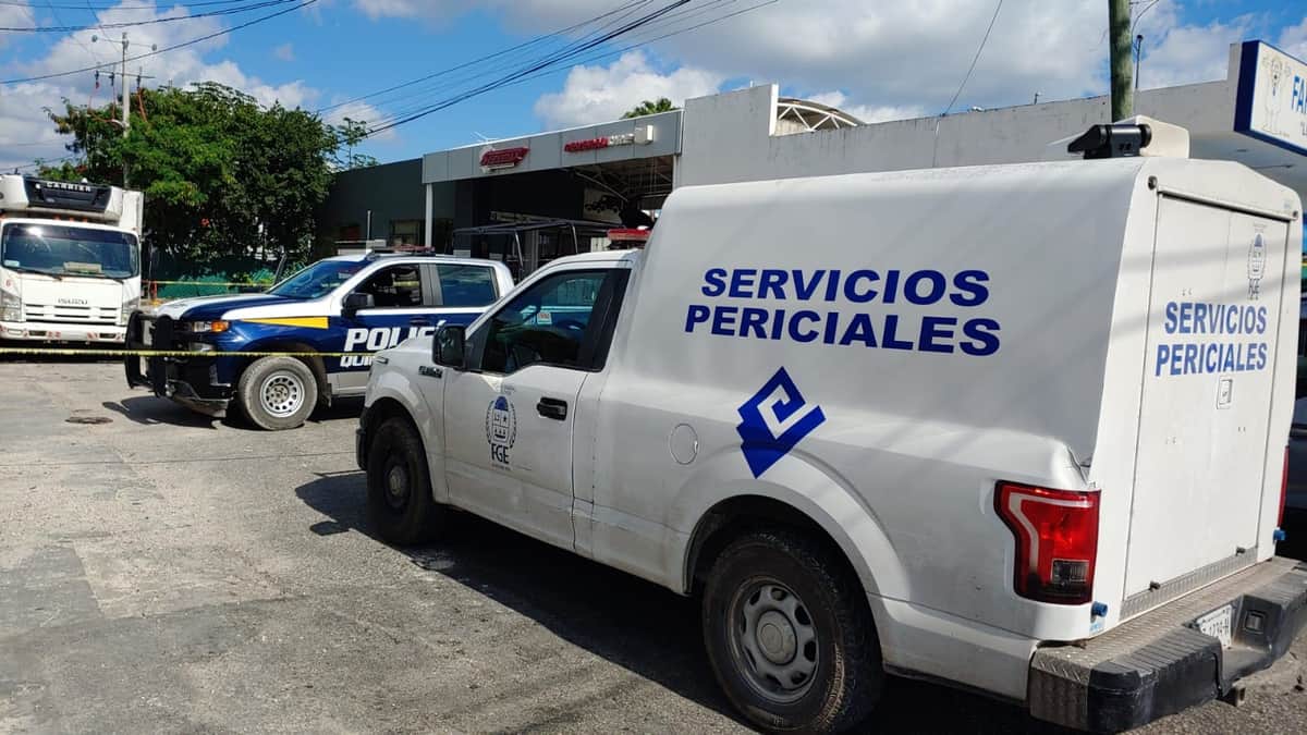 En Cancún, hombre muere repentinamente en la vía pública