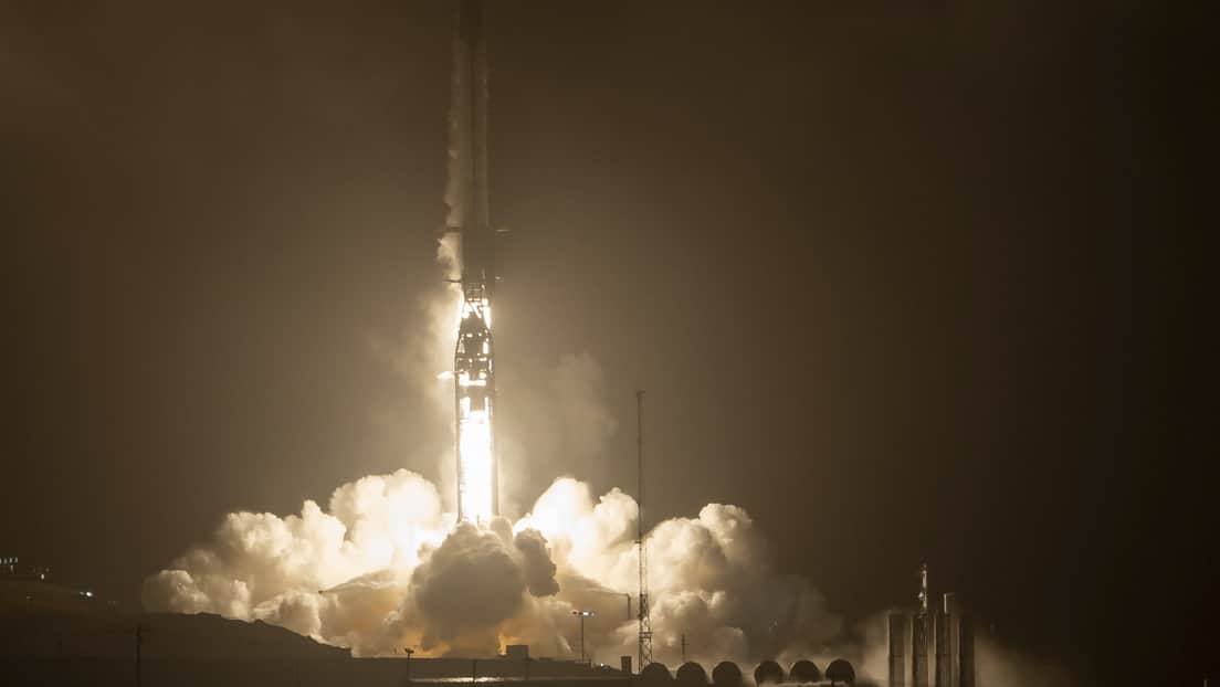 Desde la Estación Espacial de Cabo Cañaveral SpaceX lanza a la órbita su cohete Falcon 9