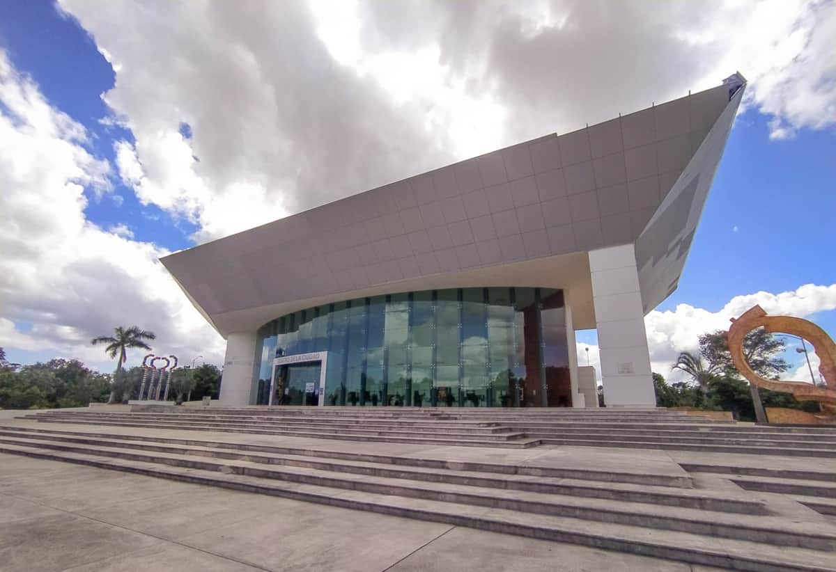 Gobierno municipal promueve la cultura con autocinema en el Teatro de la Ciudad