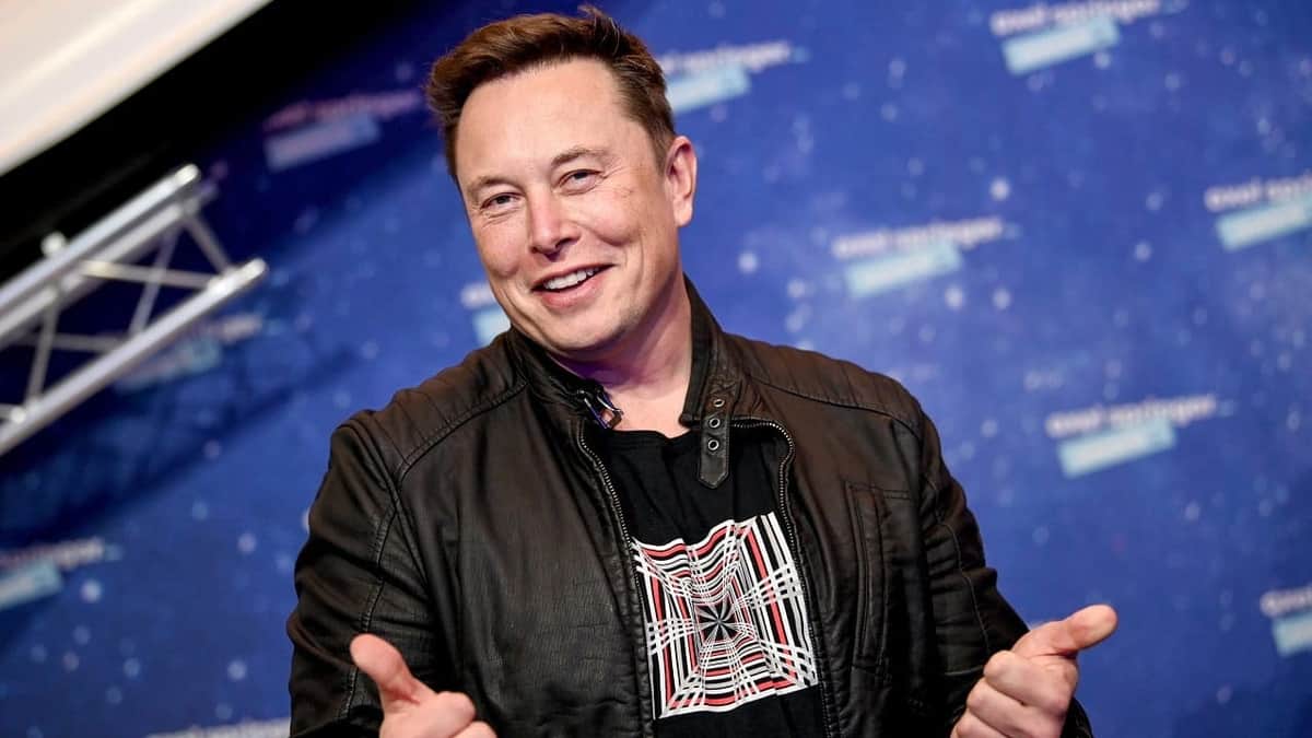 Elon Musk ofrece 5 mil dólares a estudiante a cambio de que cierre su cuenta de Twitter