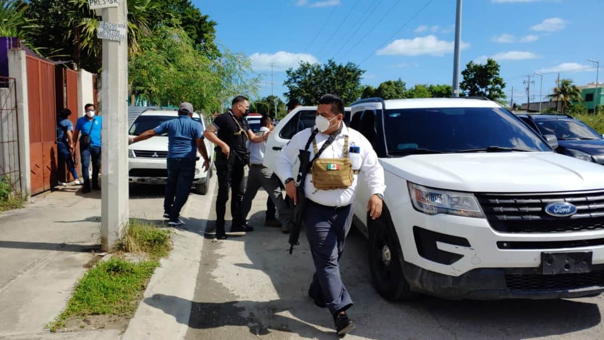Detienen a dos en operativo de la Fiscalía en Cancún
