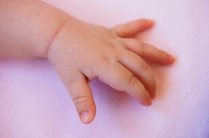 Fiscalía identifica a quien abandonó a bebé muerto en penal de Puebla