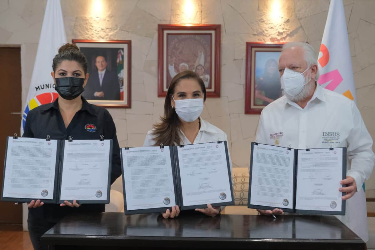 Cancún firma convenio con INSUS para regularizar 15 asentamientos irregulares