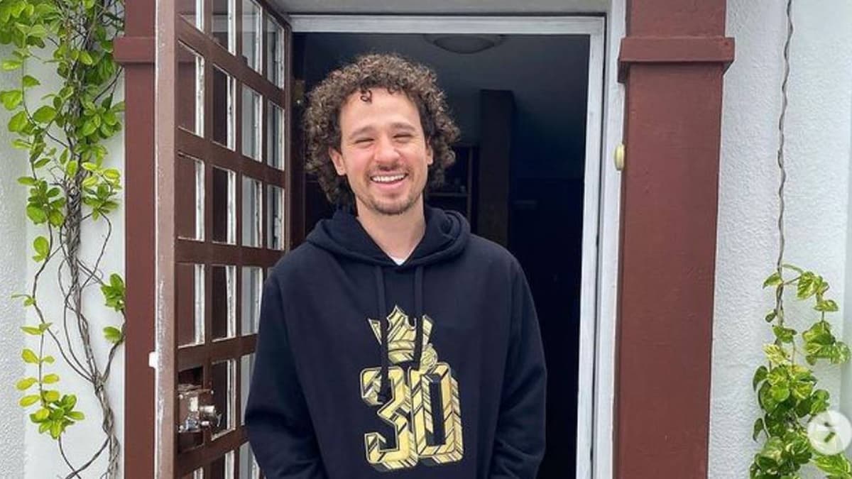 "Luisito Comunica", dio de que hablar al revelar cuántas veces lava sus pantalones