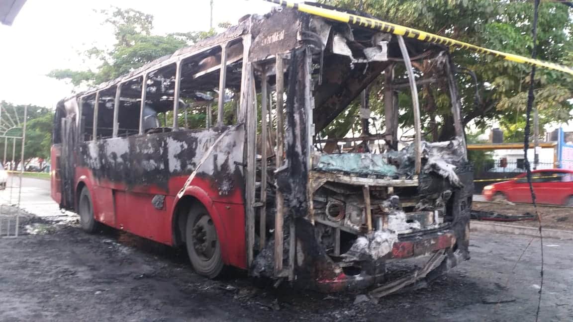Se incendia autobús de la zona hotelera de Cancún