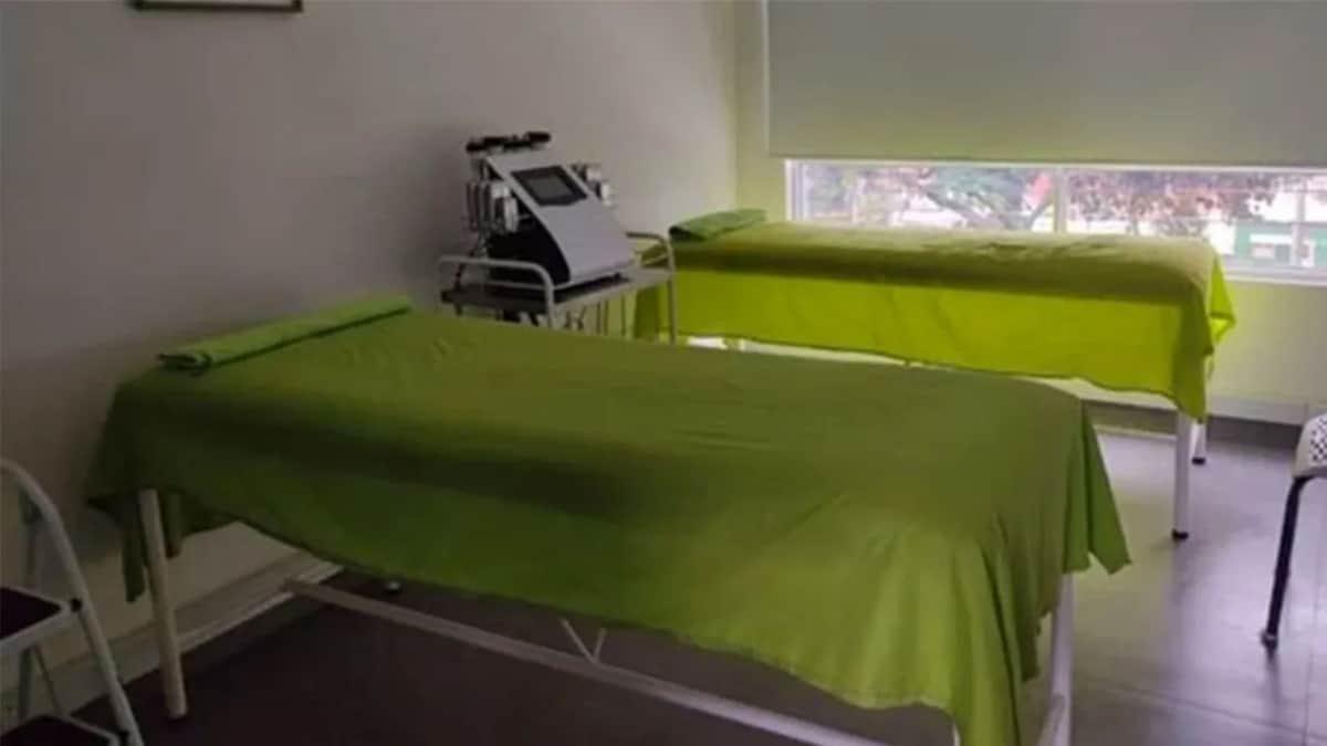 ¡Operaba a 'carne viva'! Le cierran clínica a mecánico que fingía ser médico cirujano