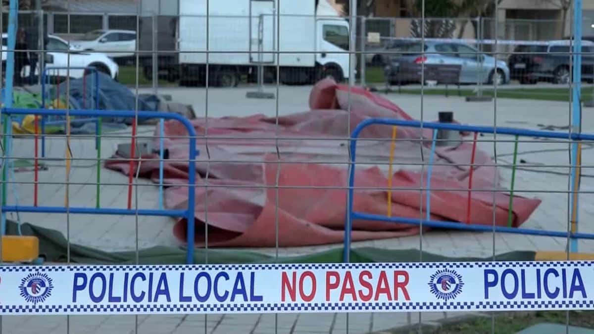 Terrible accidente: muere niña en España al volarse un castillo inflable