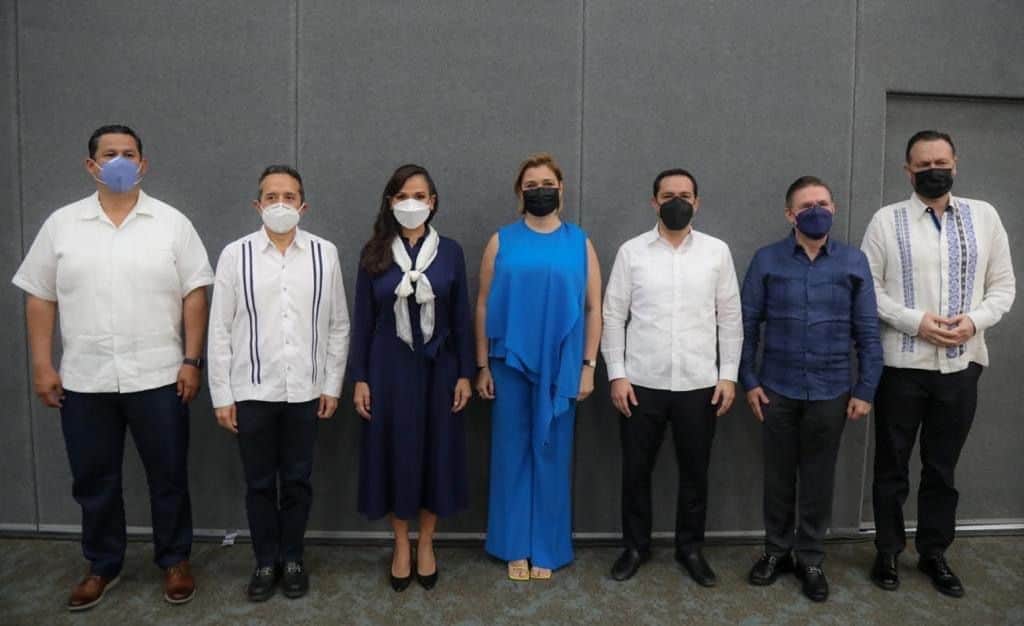 Laura Fernández se reúne con gobernadores del PAN; le externan su respaldo