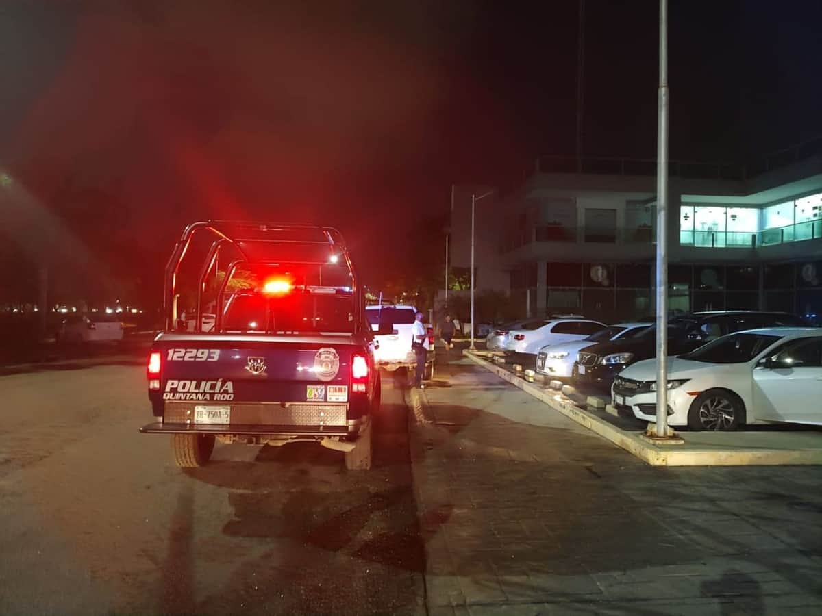 Disparan dentro de una plaza comercial de Cancún