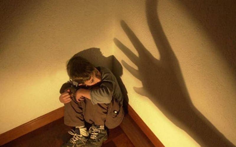 Tras fuerte golpiza, hombre deja con fracturas a sus hijos de 14 y 11 años