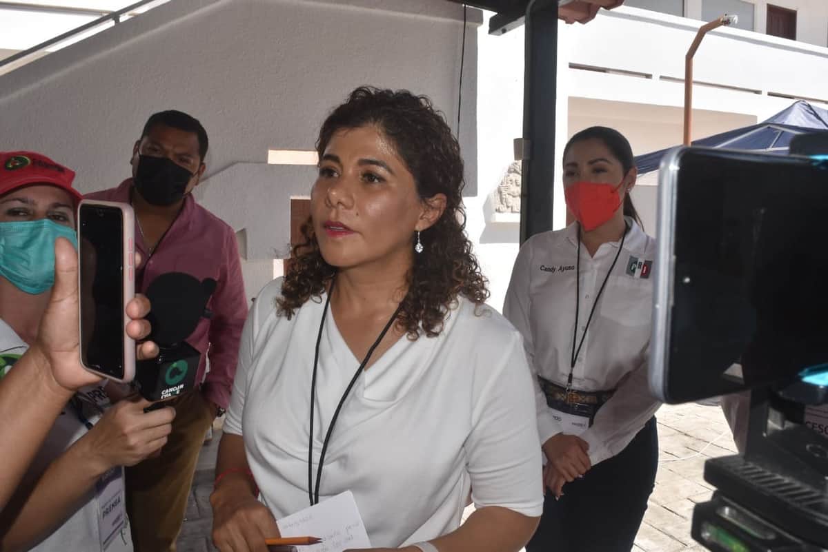 Se inscribe Leslie Hendricks Rubio como candidata del PRI a la gubernatura