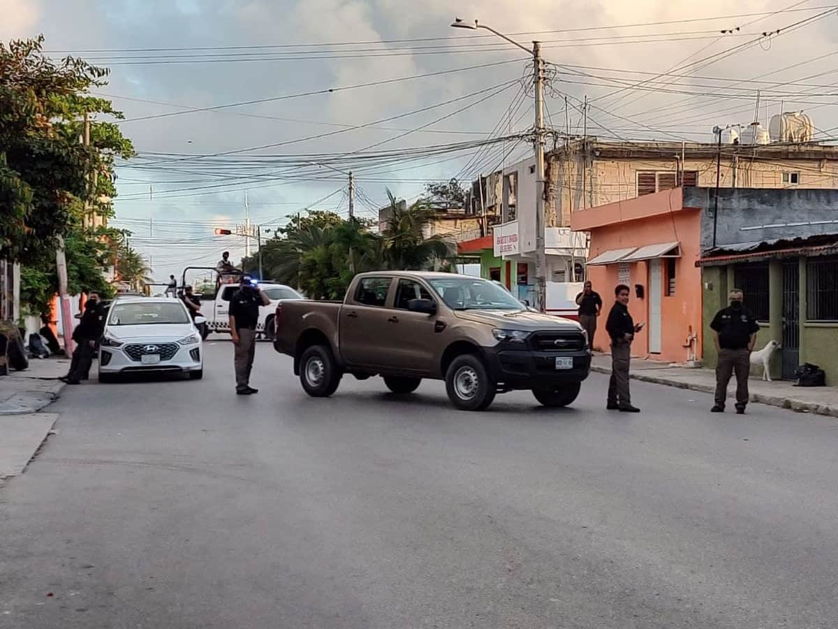 Catea FGR domicilio en Cancún; hay 3 detenidos