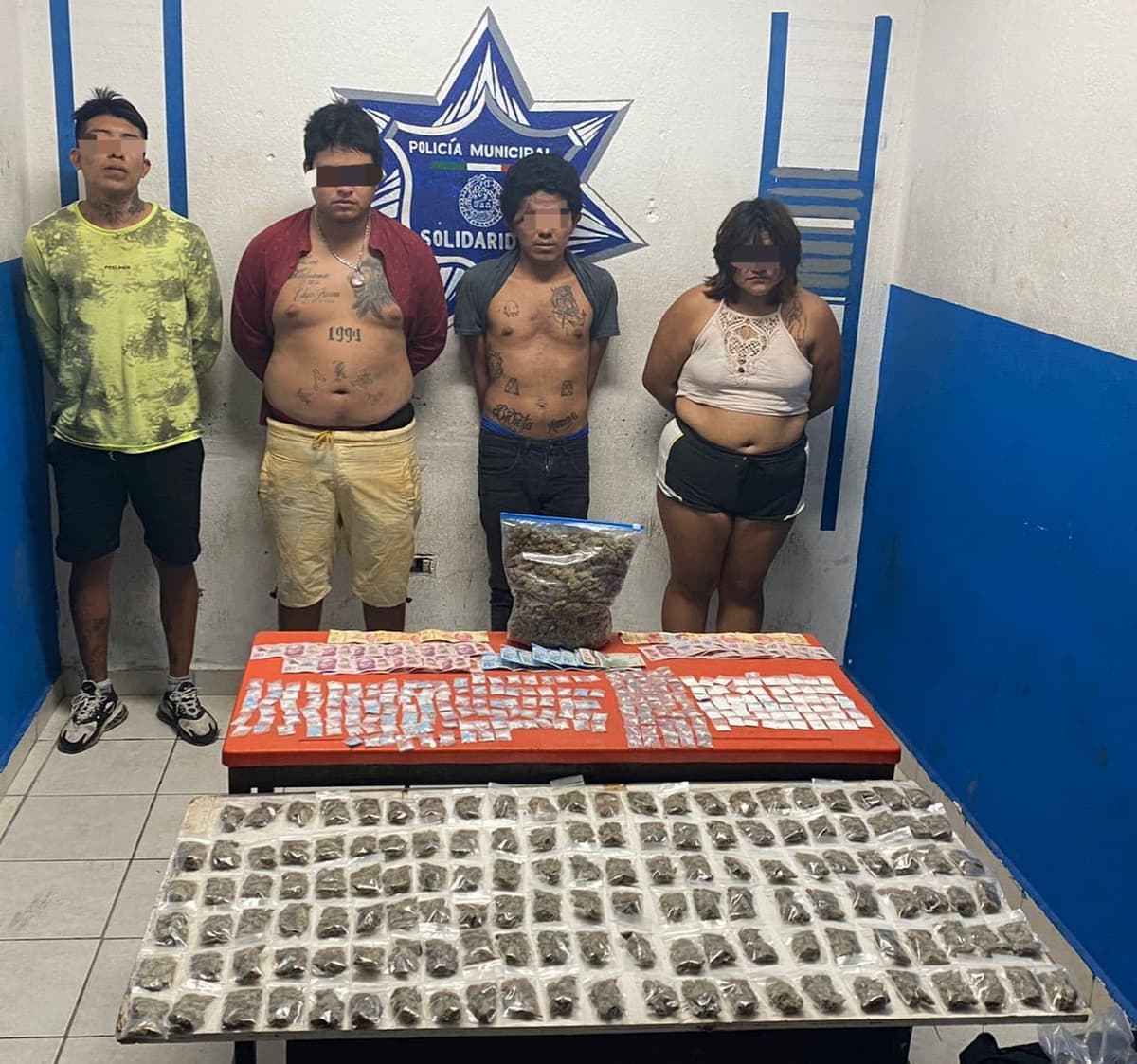 Detienen a 4 sujetos con más de 360 dosis de narcóticos tras la muerte de una persona por impacto de bala en Playa del Carmen