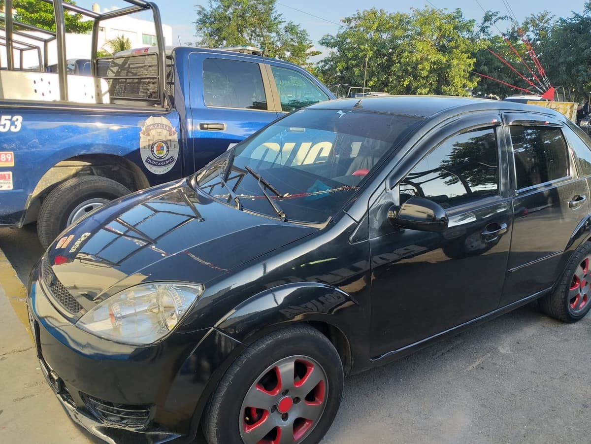 Recuperan vehículo con reporte de robo en Villas del Sol