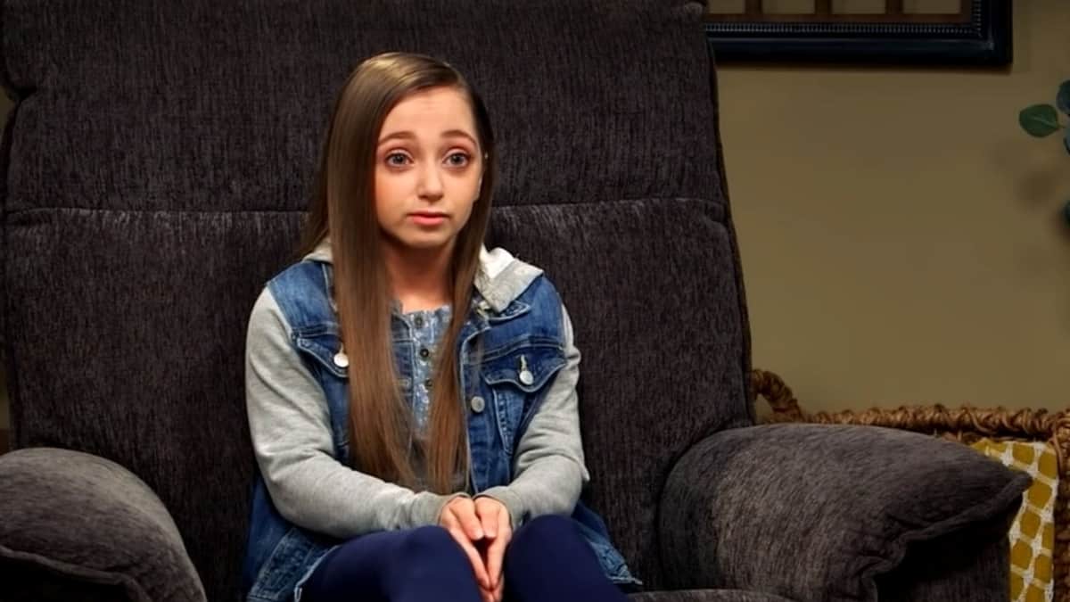 Joven vive 'atrapada' en el cuerpo de una niña por un cáncer: 'Quiero que me traten como una adulta'