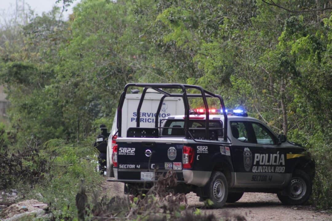 Encuentran un ejecutado en camino de terracería en Cancún