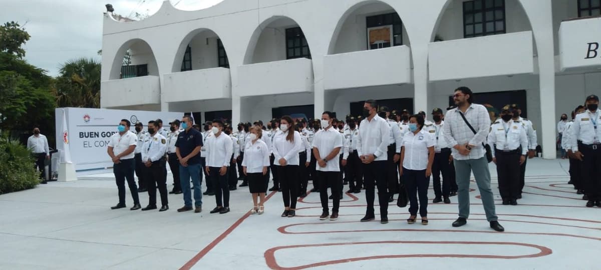 Policías de Cancún contarán con gafetes con código QR para identificarlos