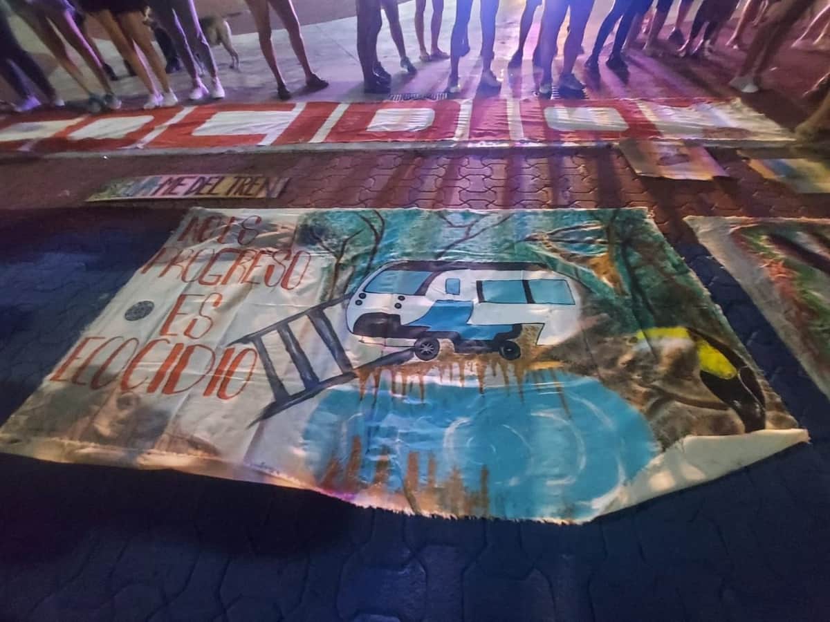 Marchan por segunda vez contra el Tren Maya en Playa del Carmen
