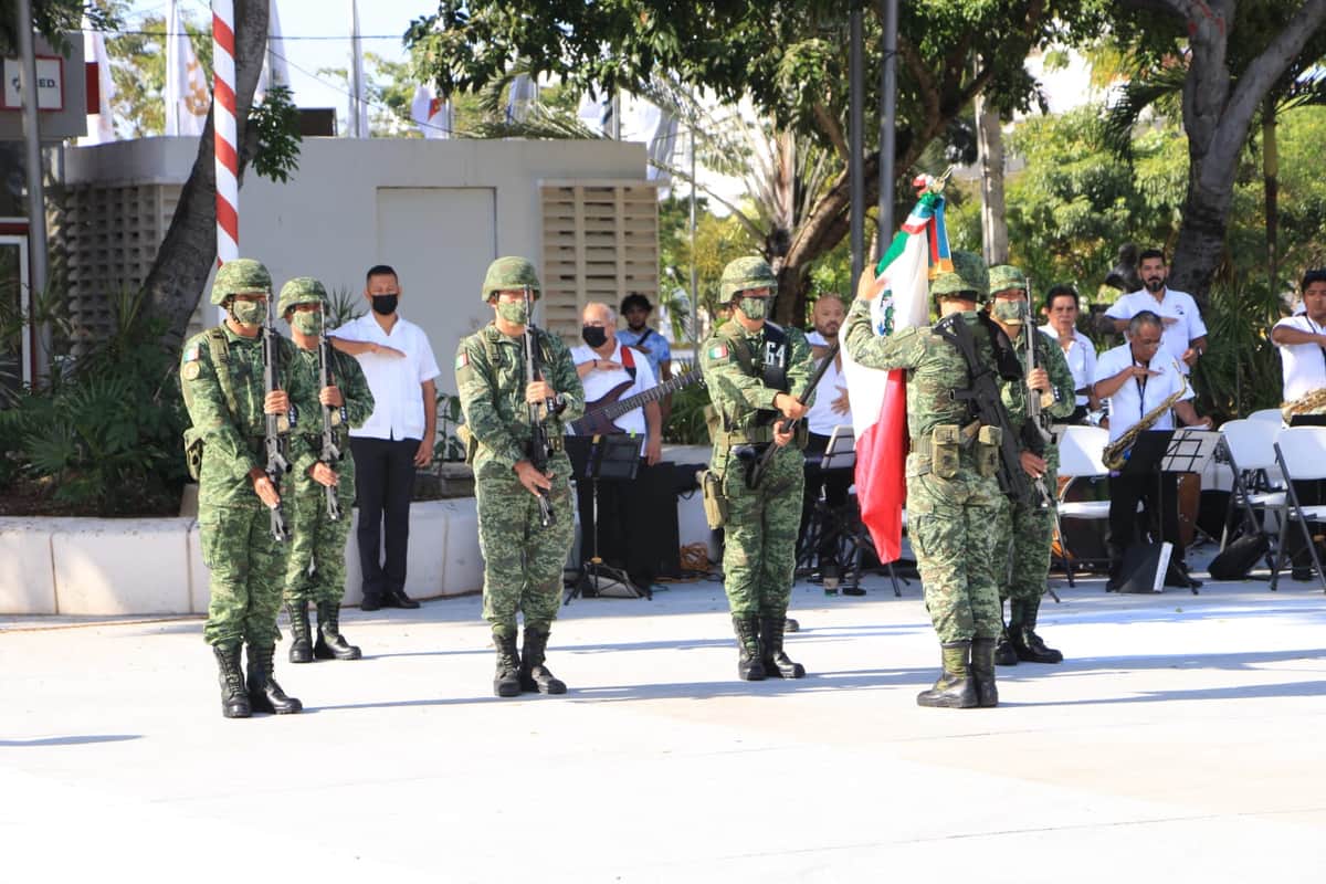Celebran en Cancún 216 Aniversario del Natalicio de Benito Juárez