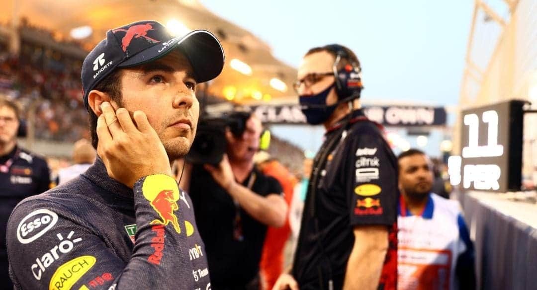 Video: "Truena" auto de "Checo" Pérez cuando estaba por llegar en tercer lugar