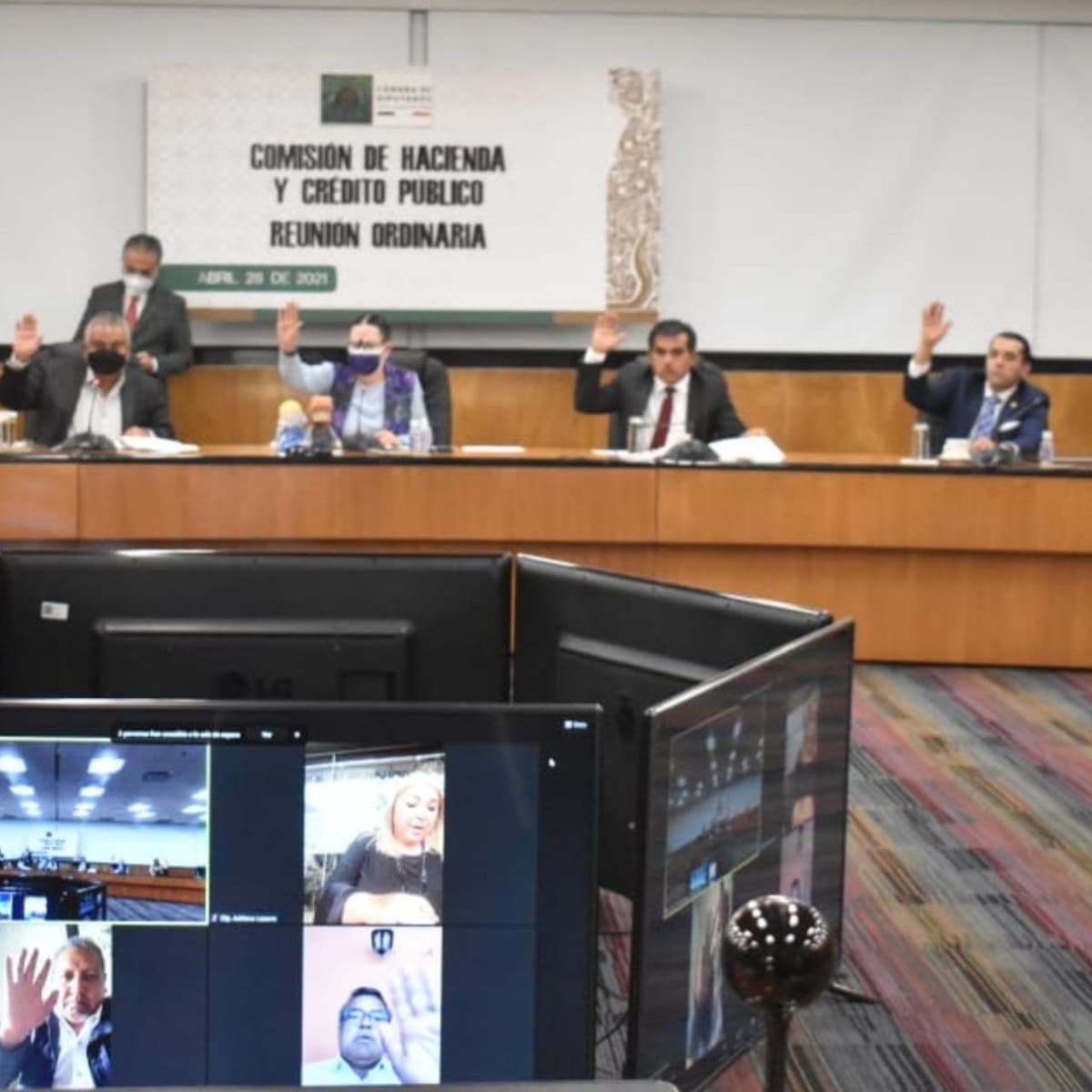 Diputados aprueban los descuentos vía nómina por adeudos con bancos o tiendas departamentales