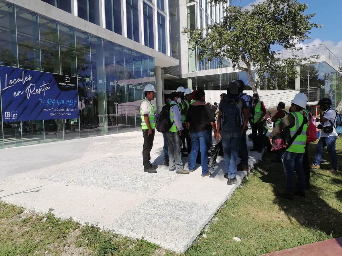 Denuncian trabajadores del Tren Maya en Playa del Carmen irregularidades de empresa contratista