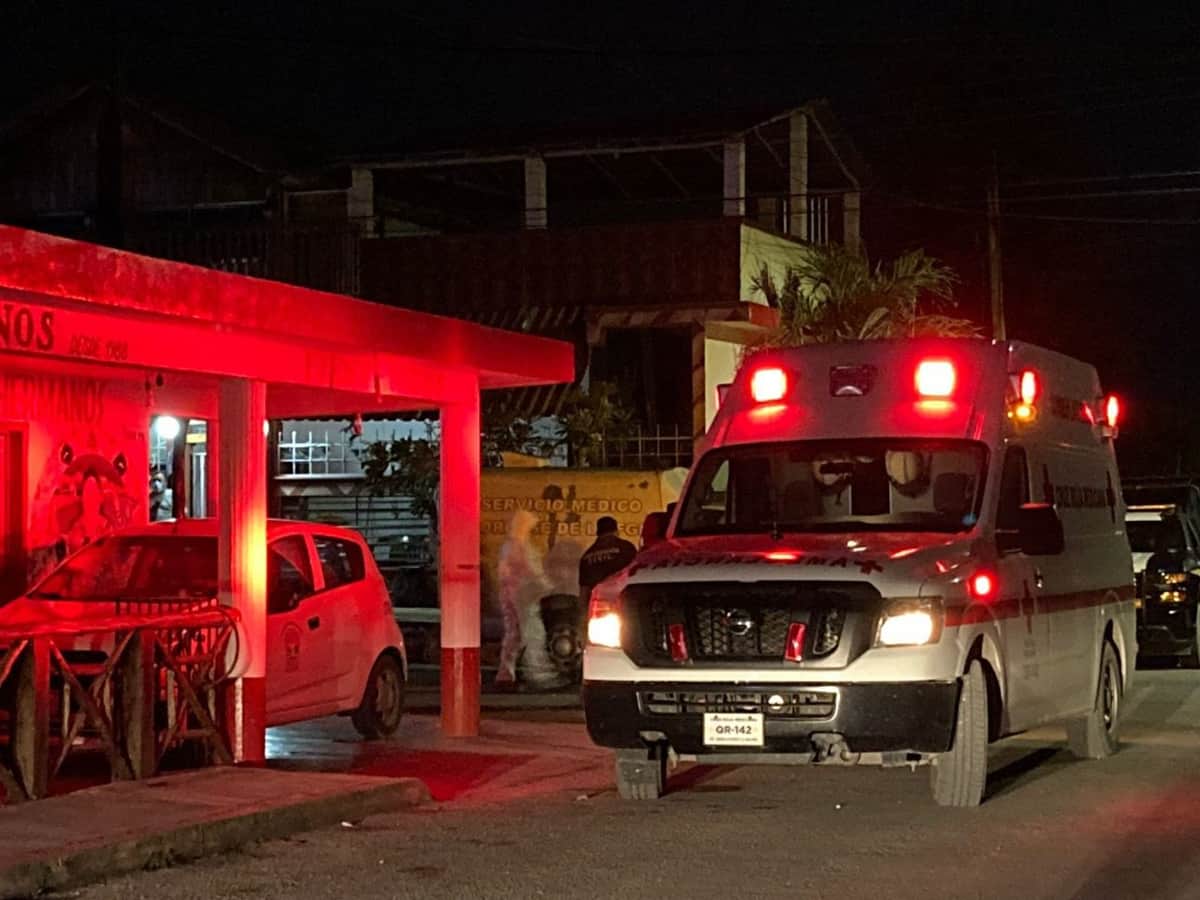 Logran Bomberos de Tulum sacar cuerpos de fallecidos en una fosa séptica tras varias horas