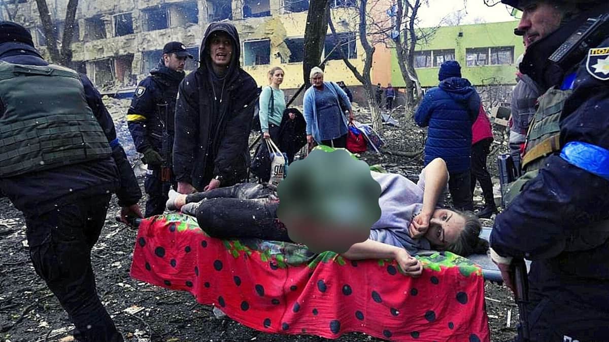 Mueren mujer embarazada y su bebé luego del bombardeo ruso a un hospital de maternidad